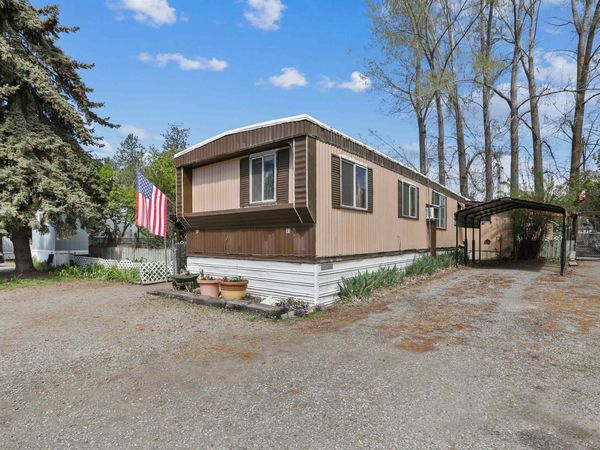 24807 E Trent Ave, Newman Lake, WA 99025