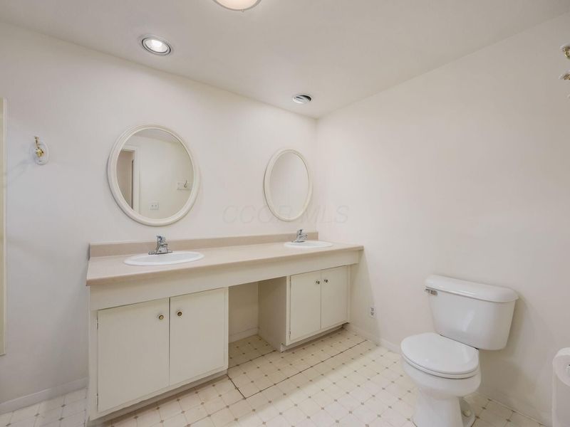 580 Enfield Road, Columbus, OH 43209 Photo 20