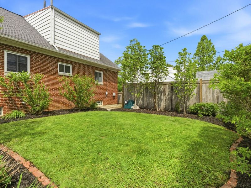 580 Enfield Road, Columbus, OH 43209 Photo 27