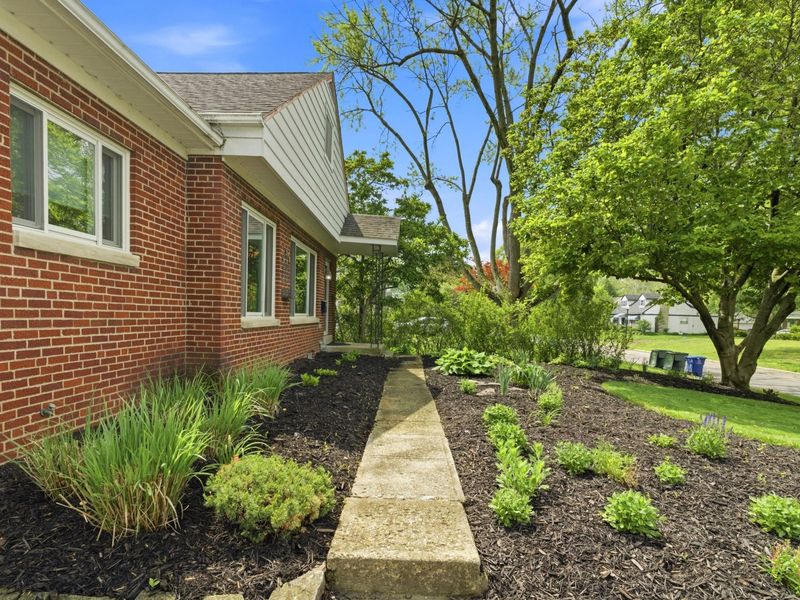 580 Enfield Road, Columbus, OH 43209 Photo 4