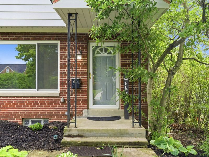 580 Enfield Road, Columbus, OH 43209 Photo 4