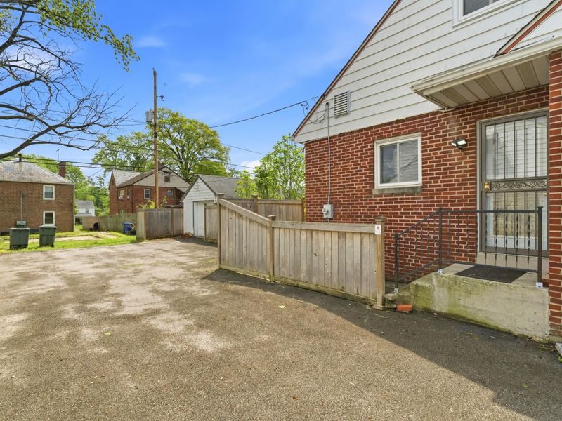 580 Enfield Road, Columbus, OH 43209 Photo 6