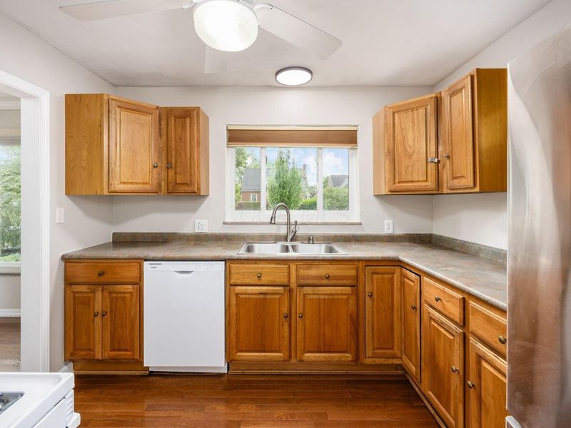 580 Enfield Road, Columbus, OH 43209 Photo 9