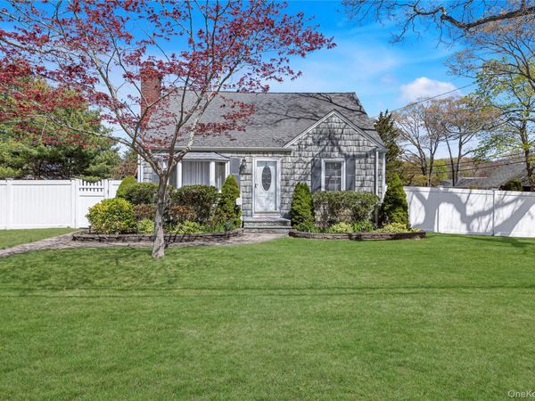 113 Roosevelt Avenue , Islip, NY 11751