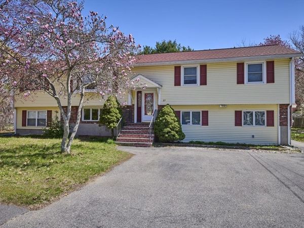 37 Locust St, Unit 1, Burlington, MA 01803
