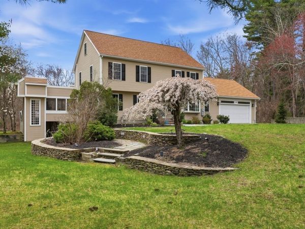 109 Gould Rd, Andover, MA 01810