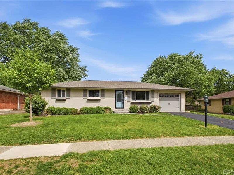 1015 Romanus Drive, Vandalia, OH 45377 Photo 2
