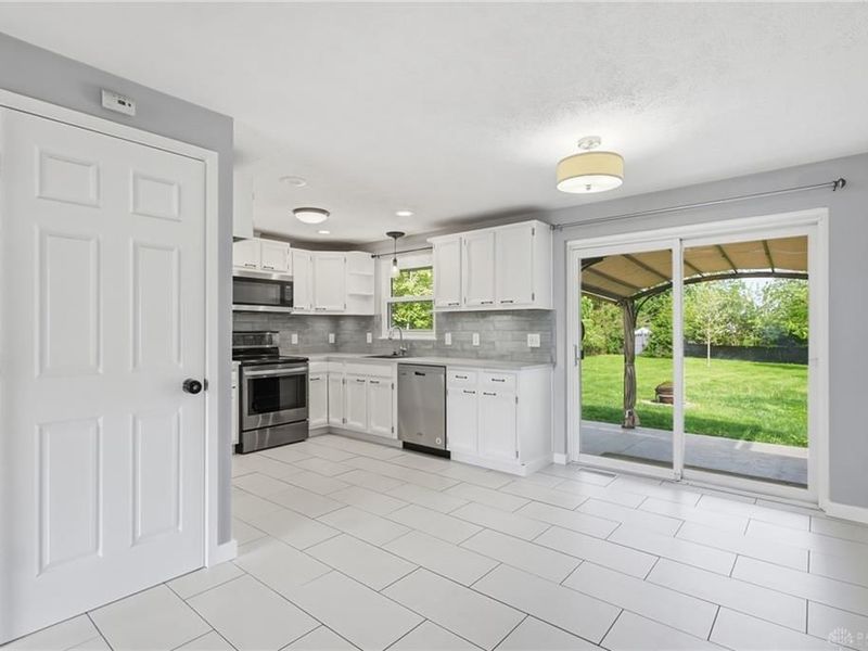 1015 Romanus Drive, Vandalia, OH 45377 Photo 8