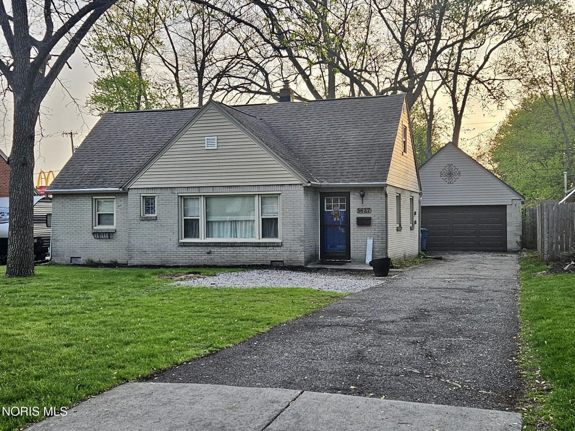 5627 Elliott Road, Sylvania, OH 43560 Main Photo