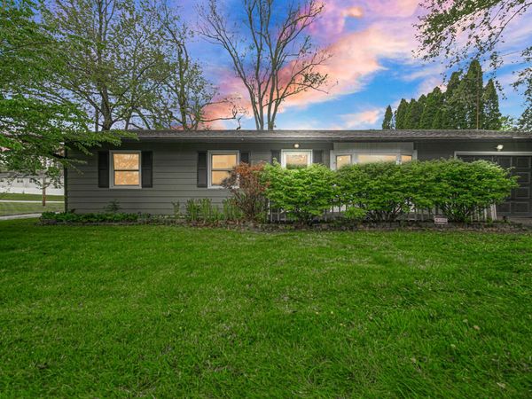 1708 Wood Street , Valparaiso, IN 46383