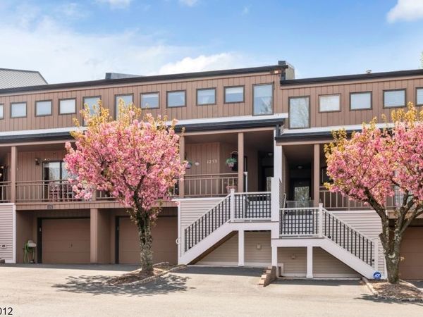 1253 Stephanie Dr, North Caldwell, NJ 07006