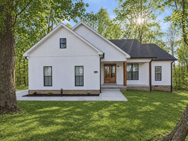 1222 Breeden Rd , Charlotte, TN 37036