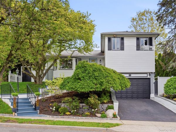 1 White Oak Drive , Port Washington, NY 11050