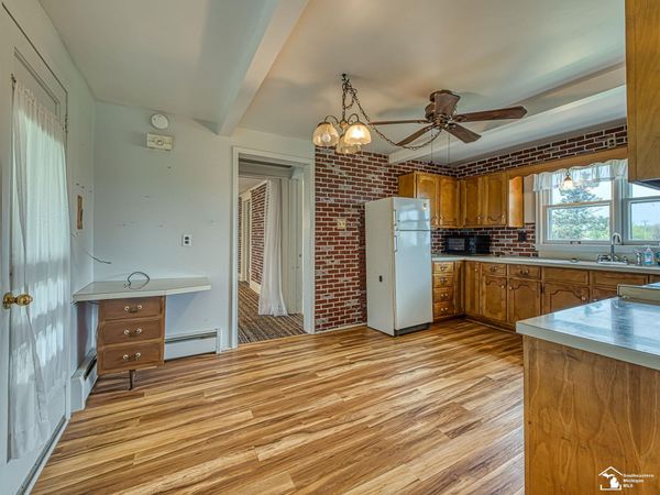 9248 Chinavare Road, Newport, MI 48166