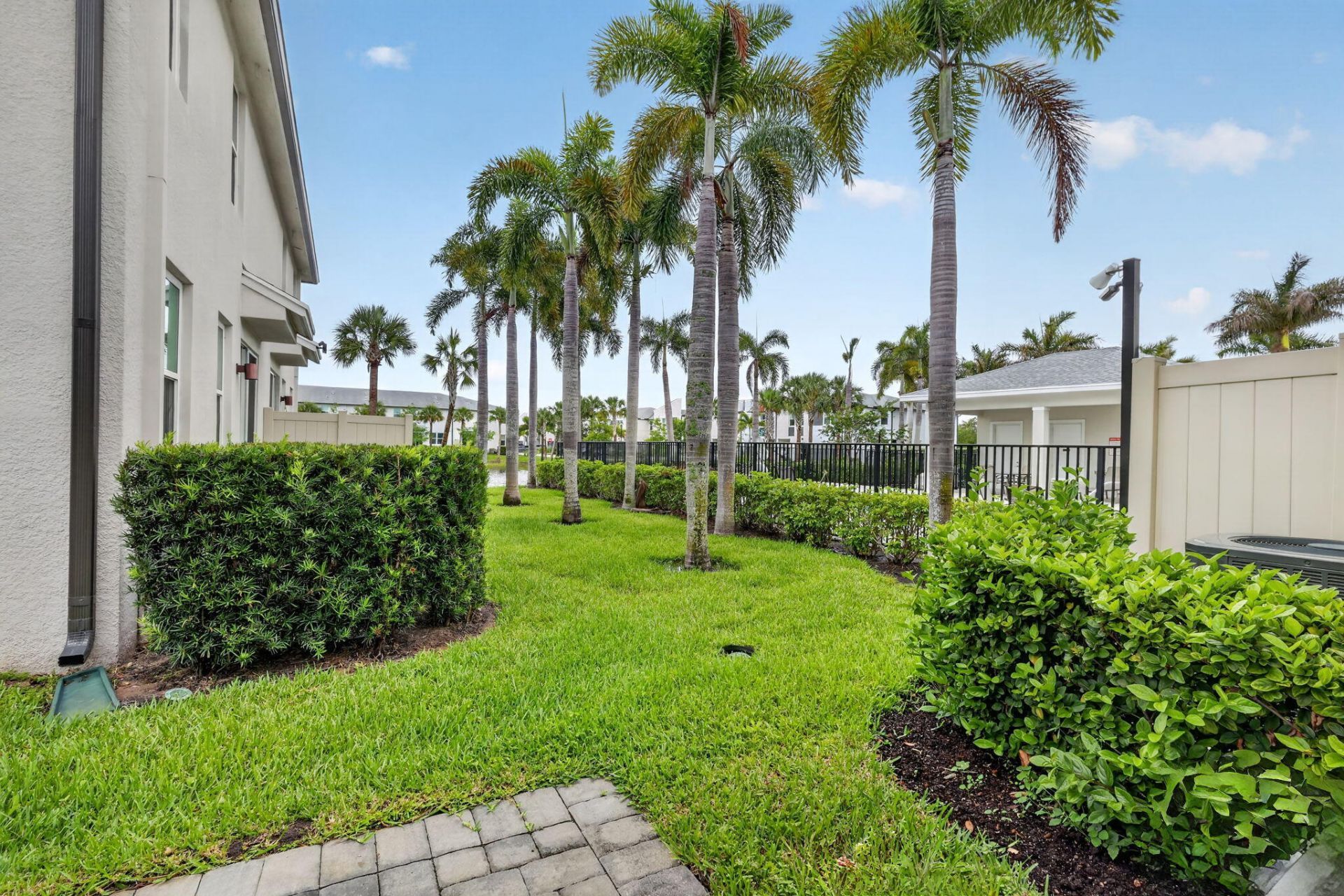 2410 SE Tarvest Way, Stuart, FL 34997 Photo