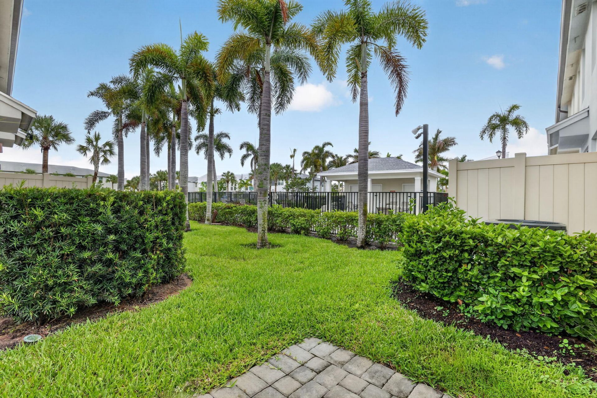 2410 SE Tarvest Way, Stuart, FL 34997 Photo