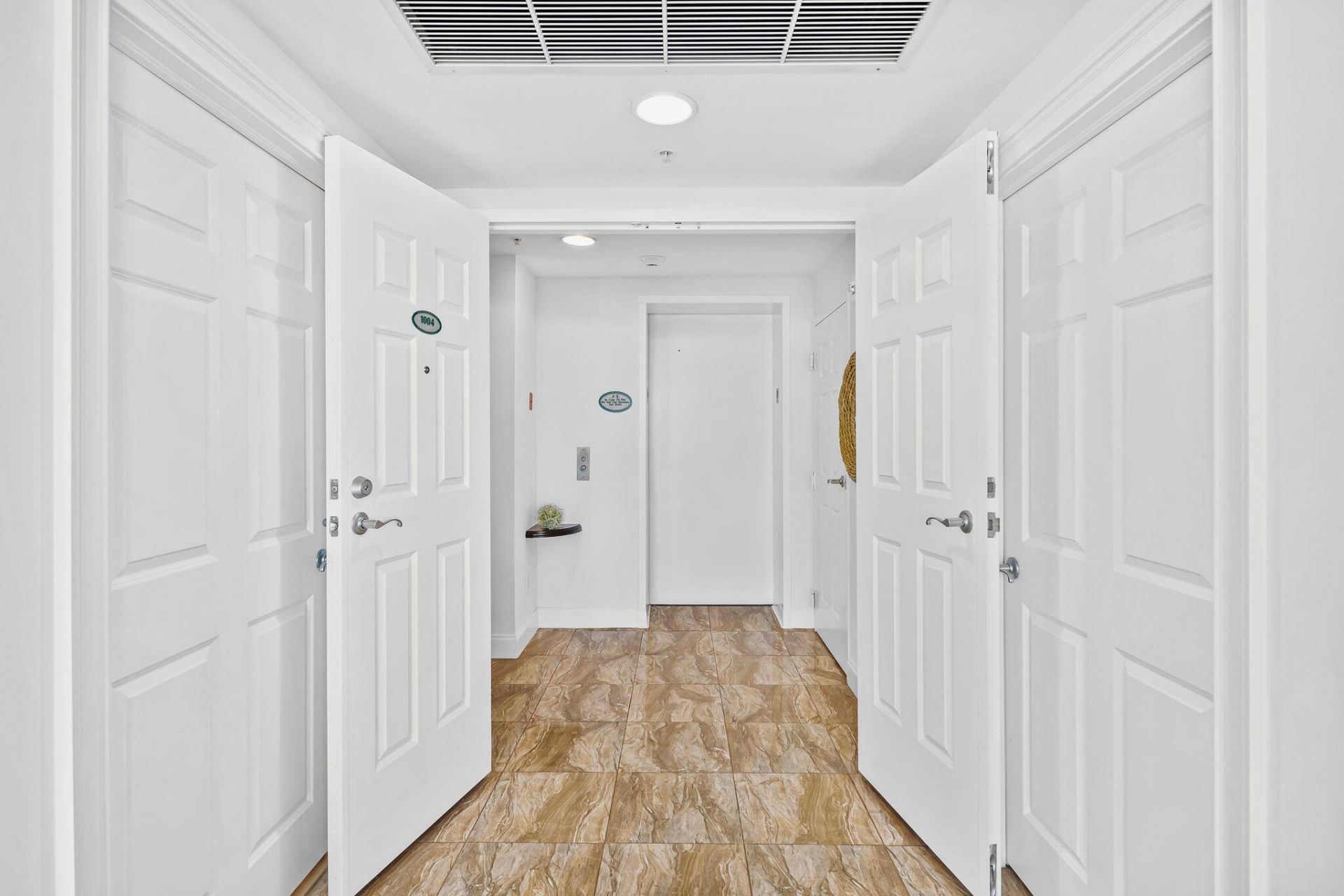 100 S Birch Road, Unit 1004, Fort Lauderdale, FL 33316 Photo