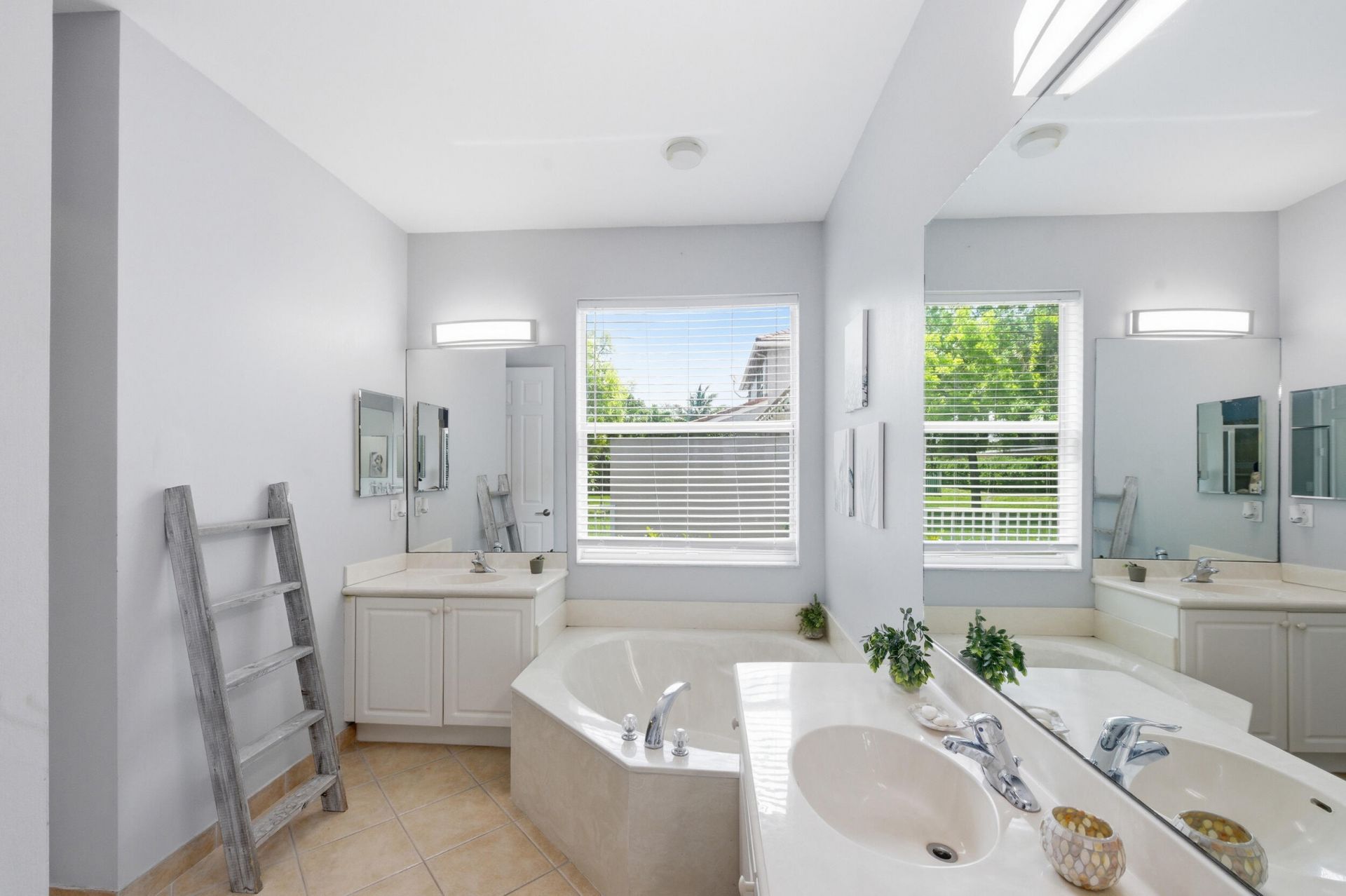 283 Mulberry Grove Road, West Palm Beach, FL 33411 Photo