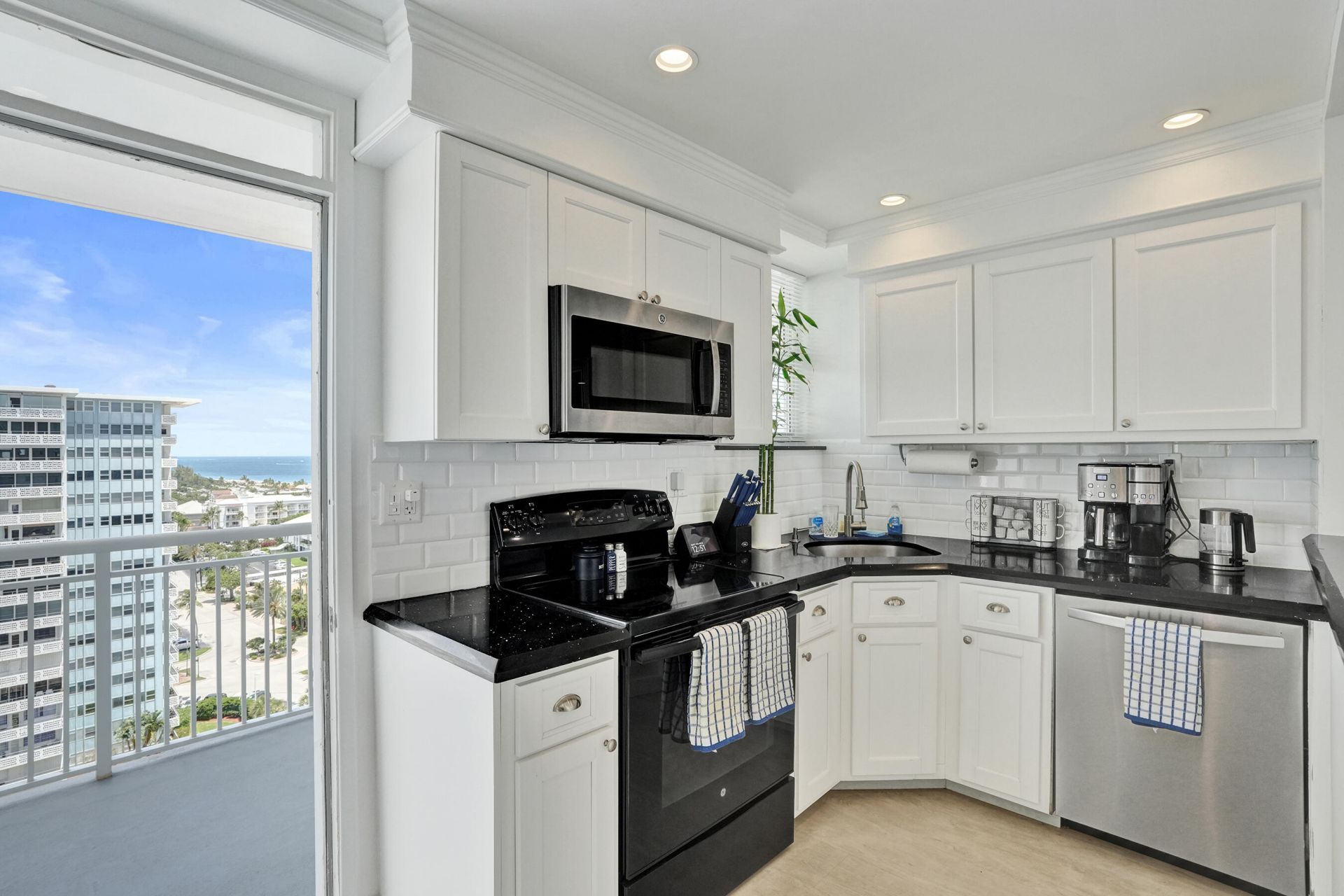 1920 S Ocean Drive, Unit 1504, Fort Lauderdale, FL 33316 Photo