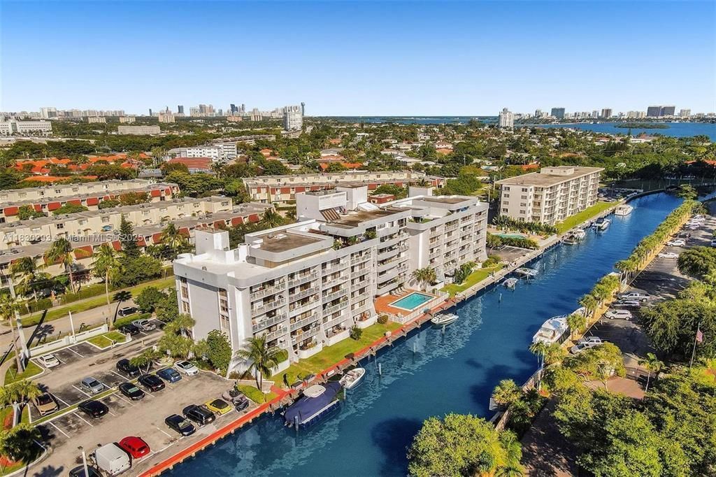 1650 NE 115th Street, Unit 208, Miami, FL 33181 Photo