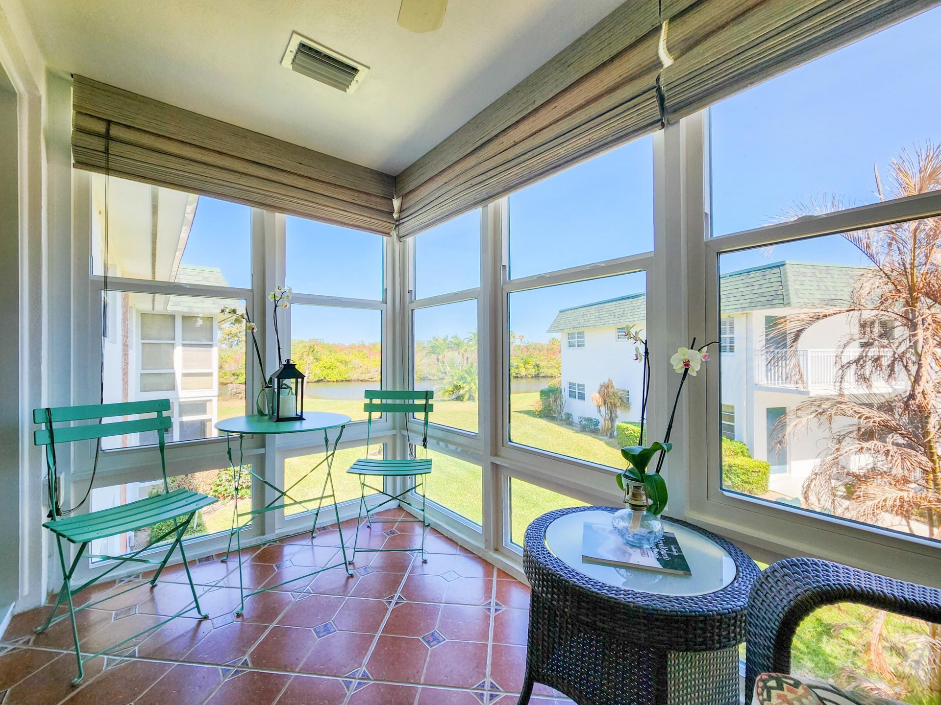 2800 Indian River Boulevard, Unit 8, Vero Beach, FL 32960 Photo