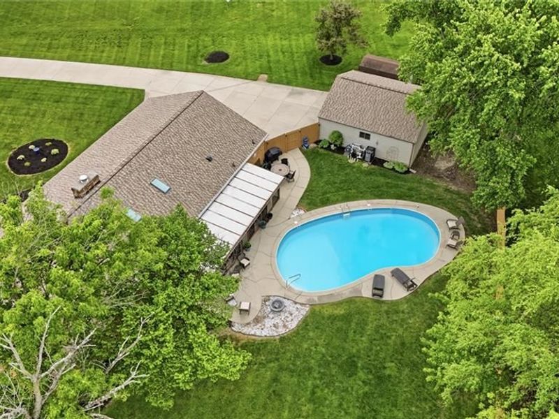 1832 Burgundy Lane, Washington Township, OH 45459 Photo 3