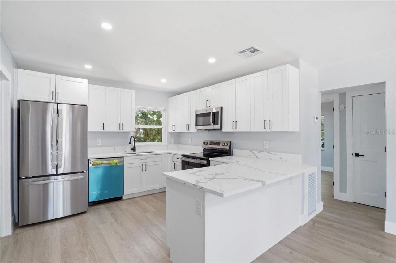 761 29th Avenue S, Saint Petersburg, FL 33705 Photo