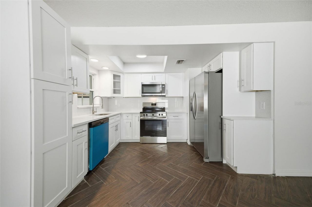 1065 Foxwood Drive, Lutz, FL 33549 Photo