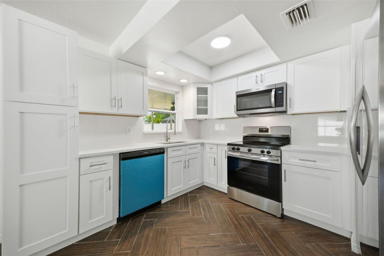 1065 Foxwood Drive, Lutz, FL 33549 Photo