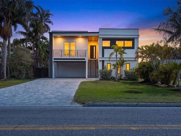 3835 SHORE ACRES BOULEVARD NE, ST PETERSBURG, FL 33703