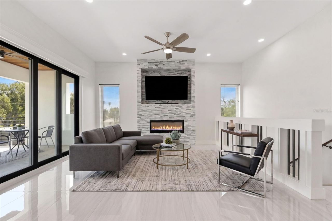 3835 Shore Acres Boulevard Ne, Saint Petersburg, FL 33703 Photo