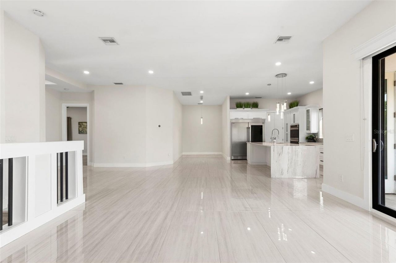 3835 Shore Acres Boulevard Ne, Saint Petersburg, FL 33703 Photo