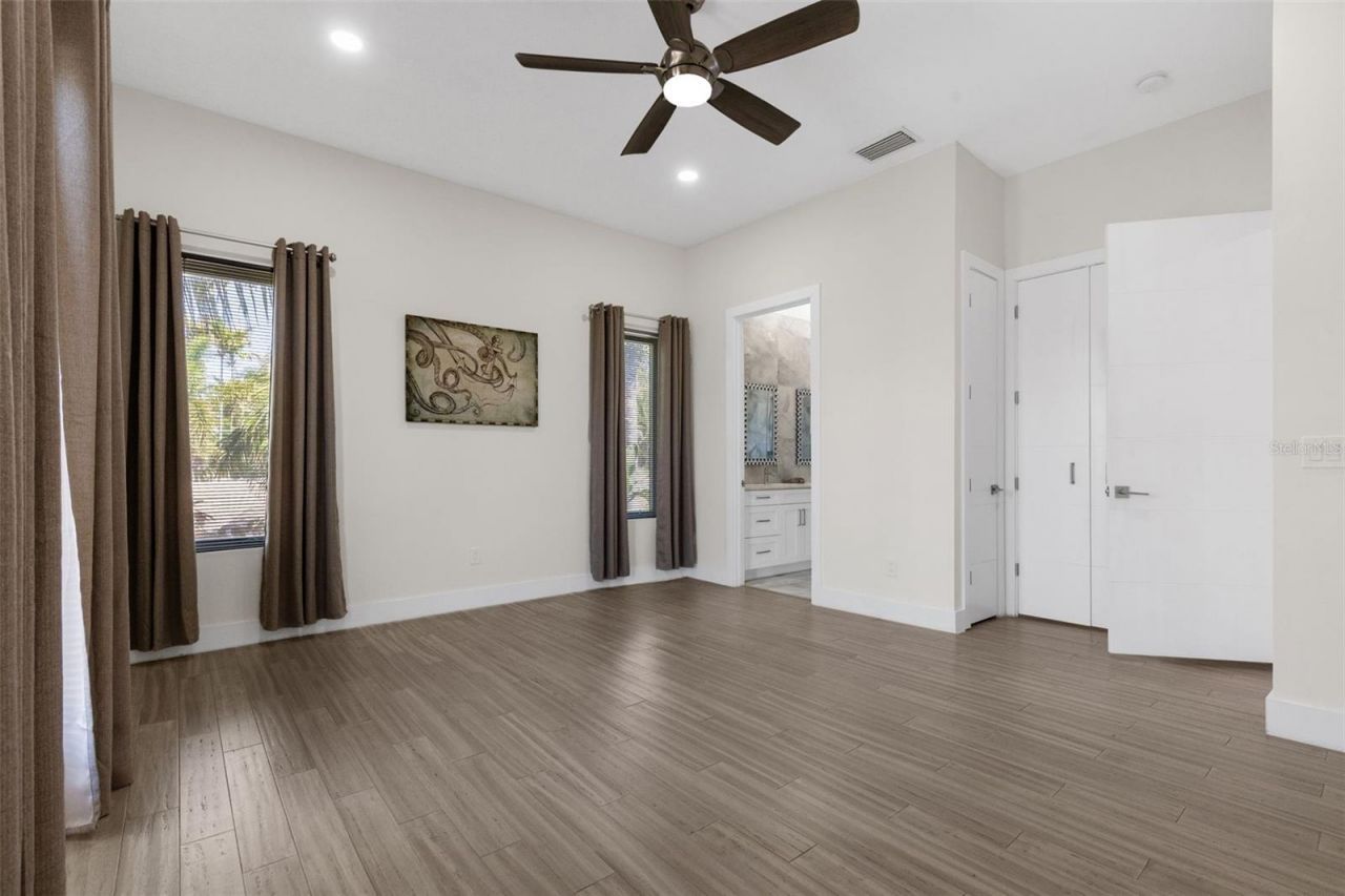 3835 Shore Acres Boulevard Ne, Saint Petersburg, FL 33703 Photo