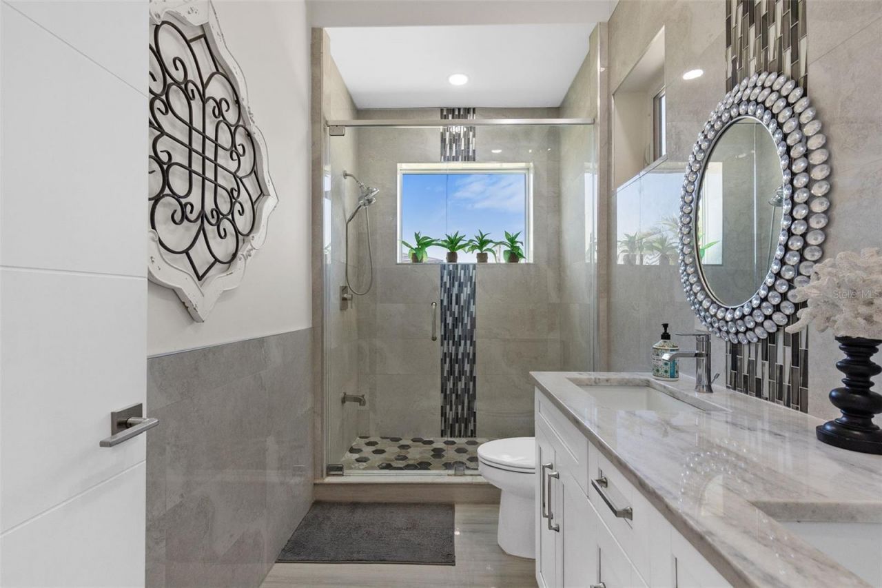 3835 Shore Acres Boulevard Ne, Saint Petersburg, FL 33703 Photo