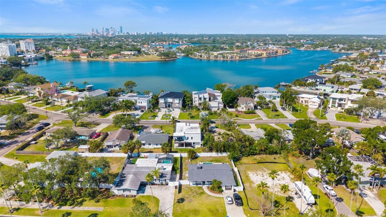 3835 Shore Acres Boulevard Ne, Saint Petersburg, FL 33703 Photo