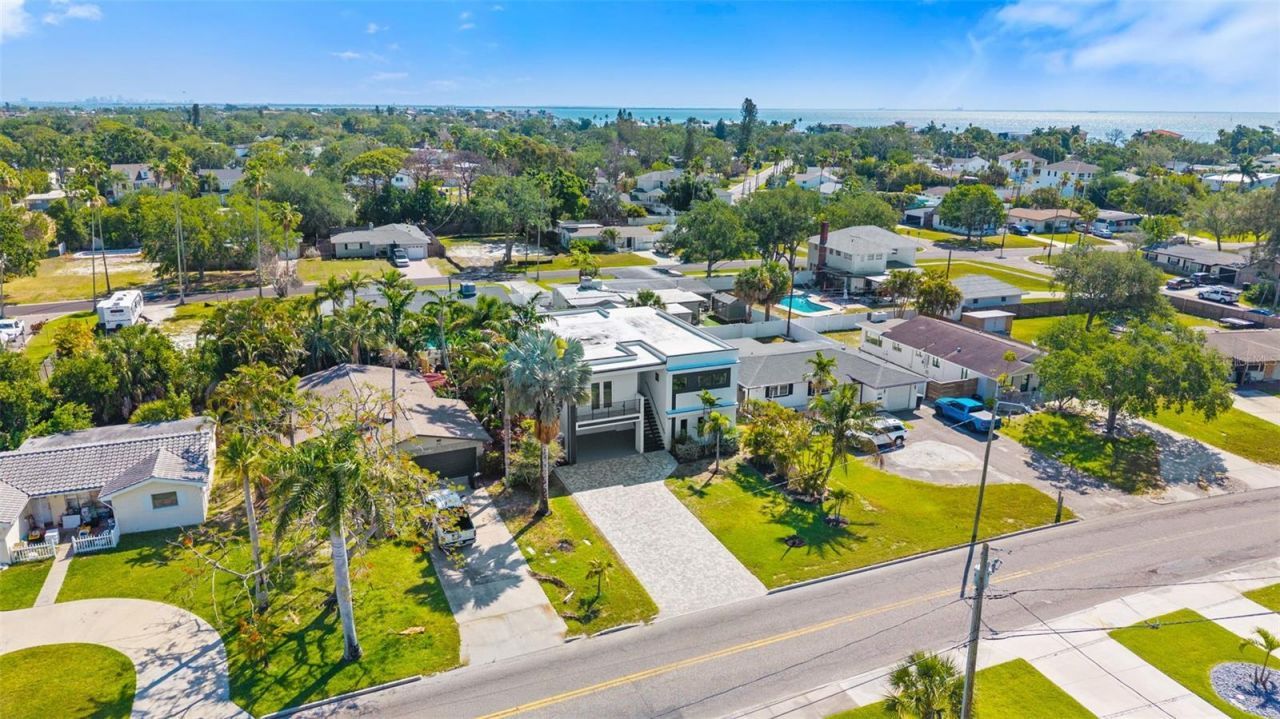 3835 Shore Acres Boulevard Ne, Saint Petersburg, FL 33703 Photo