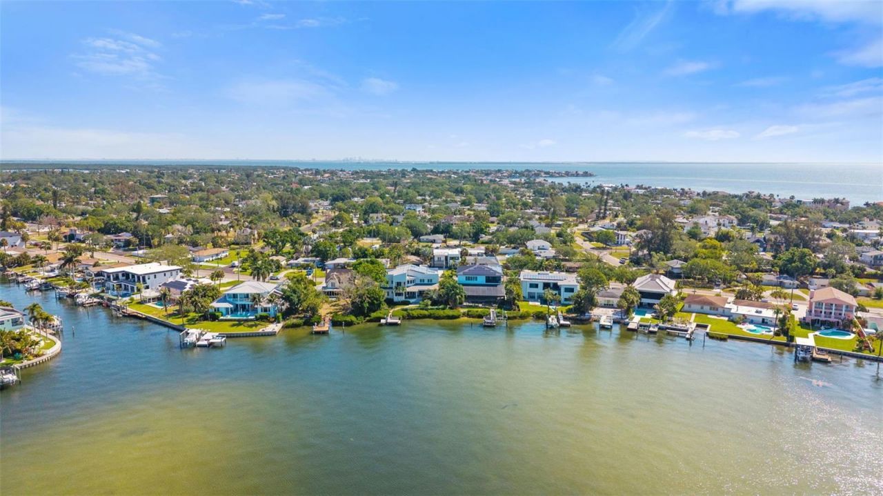 3835 Shore Acres Boulevard Ne, Saint Petersburg, FL 33703 Photo