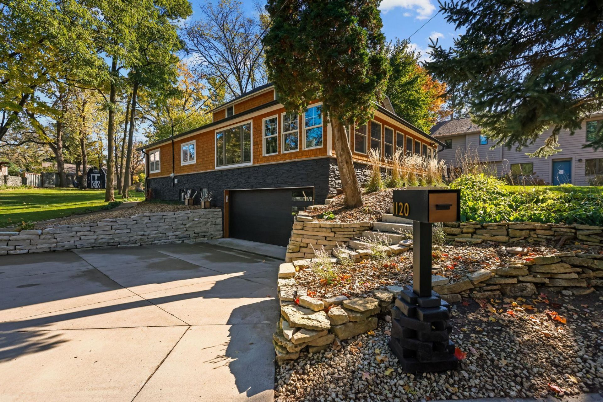 1120 Summit Avenue, Mahtomedi, MN 55115
