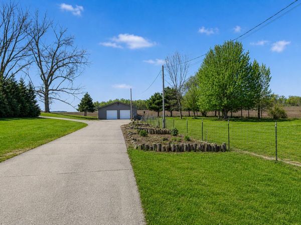 52290 Townhall Road, Dowagiac, MI 49047