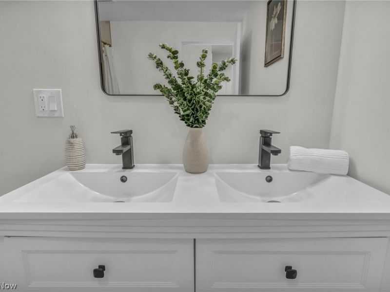 1548 Olivewood Avenue, Lakewood, OH 44107 Photo 27