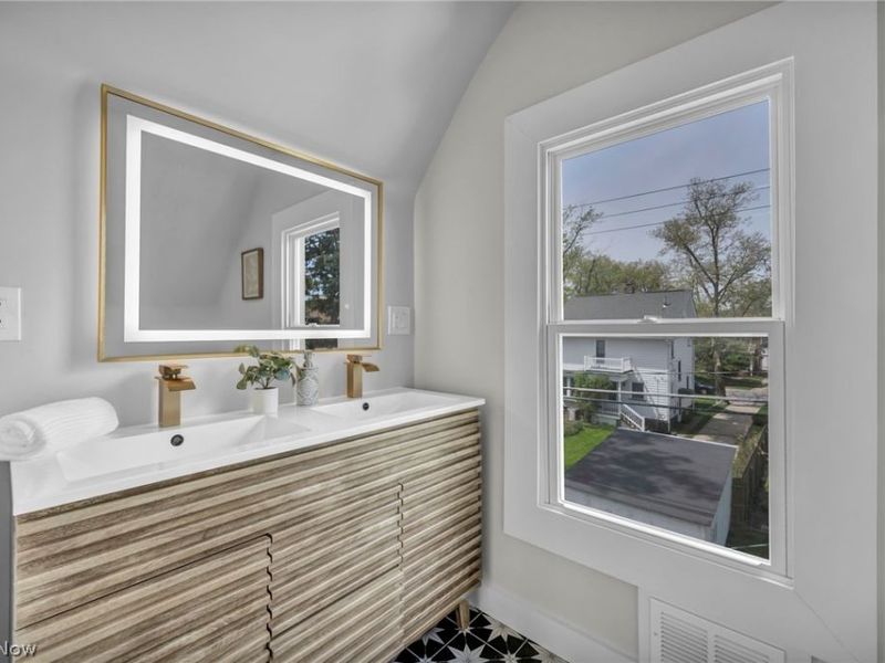 1548 Olivewood Avenue, Lakewood, OH 44107 Photo 32