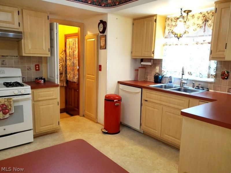 4616 Monticello Boulevard , South Euclid, OH 44143 Photo 9