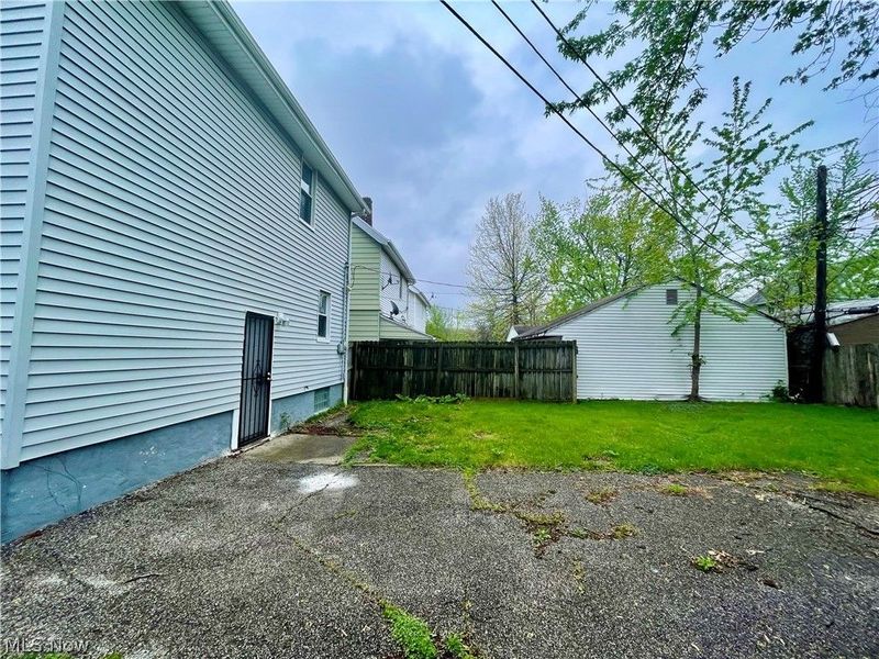 976 Rondel Road , Cleveland, OH 44110 Photo 2