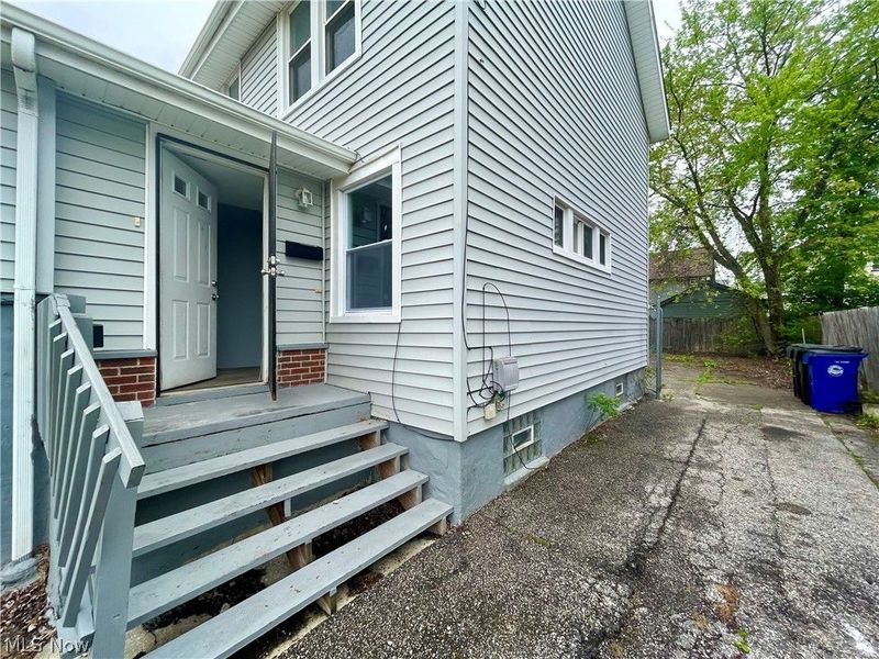 976 Rondel Road , Cleveland, OH 44110 Photo 4