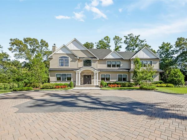 11 Landview Drive , Dix Hills, NY 11746