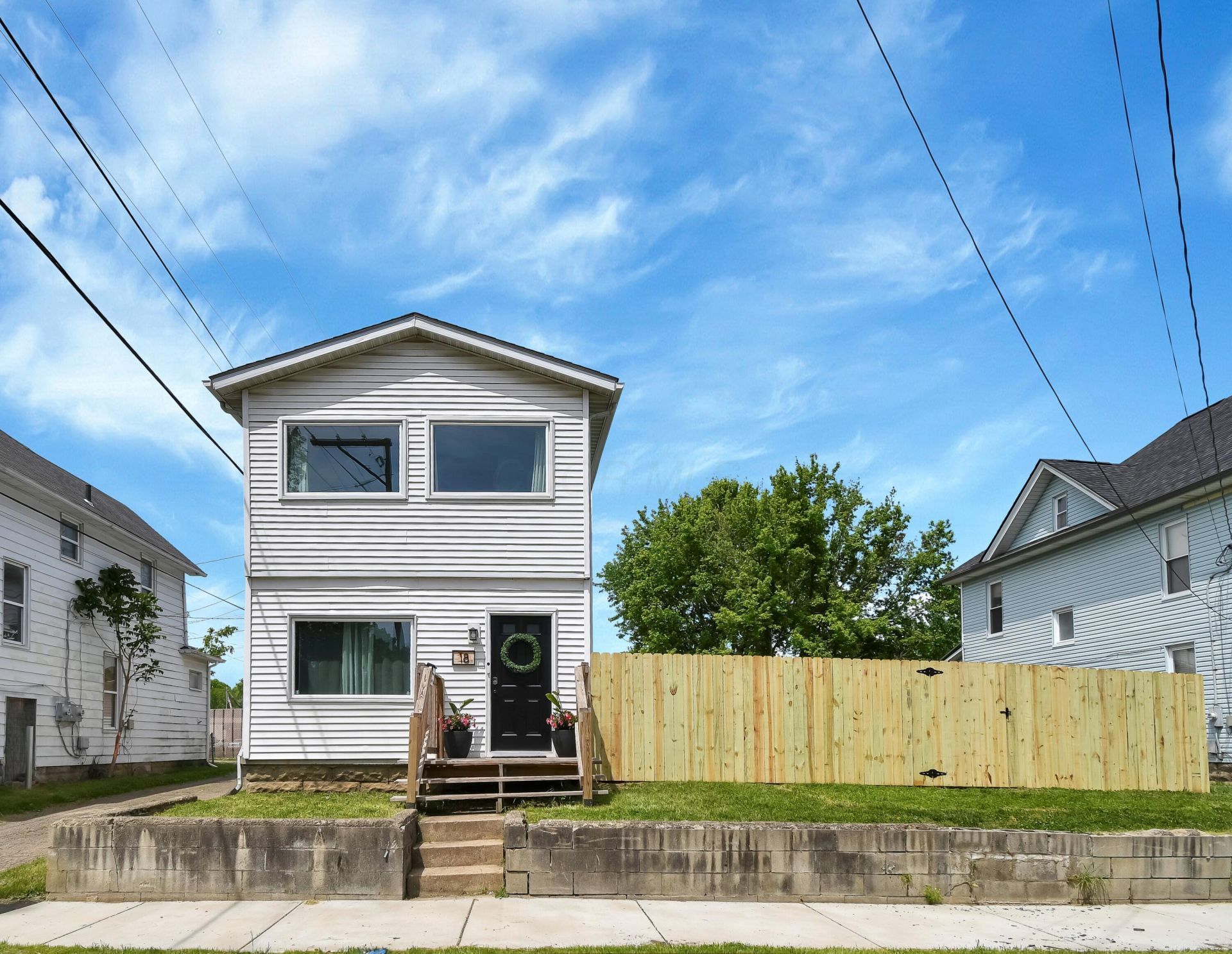 18 E Oak Street , Newark, OH 43055 Main Photo