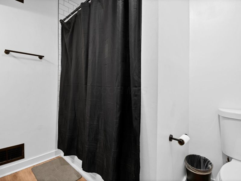 18 E Oak Street , Newark, OH 43055 Photo 13