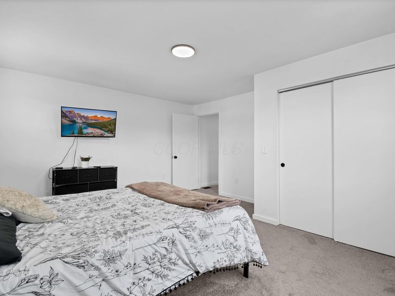 18 E Oak Street , Newark, OH 43055 Photo 29