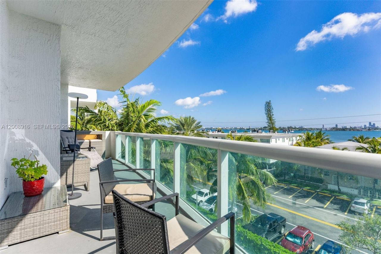 7910 Harbor Island Dr , Unit 402, North Bay Village, FL 33141 Photo
