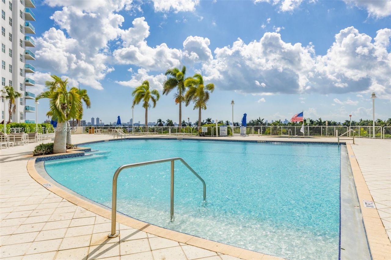 7910 Harbor Island Dr , Unit 402, North Bay Village, FL 33141 Photo